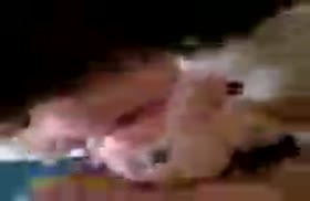 Kavkaz qiz mahorat bilan minut beradi