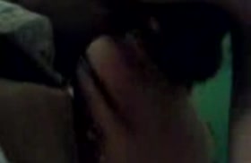 Чел заталкивает девушке хер в глотку и в киску