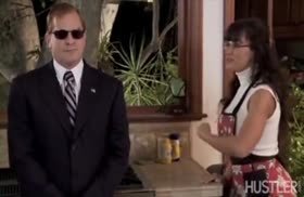 Грудастая милфа устроила развратное порево с охранником