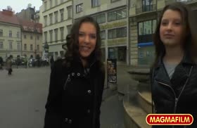 Две русские брюнеточки поочередно пробуют большой хер