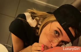 Доступная деваха согласилась на секс с незнакомцем