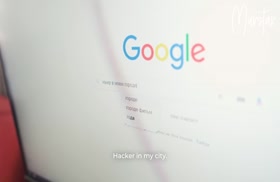 Очкастую блондинку прокатили на члене и обкончали