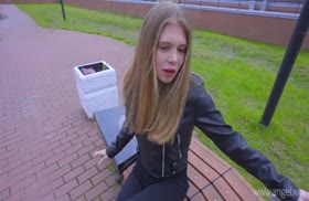 Qiz pivo ichdi va sikishga rozi boldi