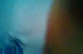 Стеснительная девушка показала на камеру свои сиськи