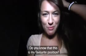 Молодую студентку четко пристроили на большой член