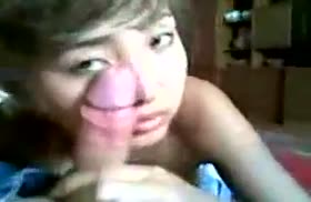 Ozbek qizi tirishqoqlik bilan eriga minaj beradi