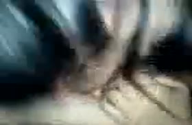 Ozbek qizi telefon kamerasi oldida astoydil minaj qiladi