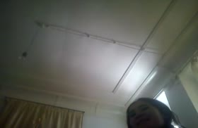 Поц снимает на мобилу минет от своей девушки